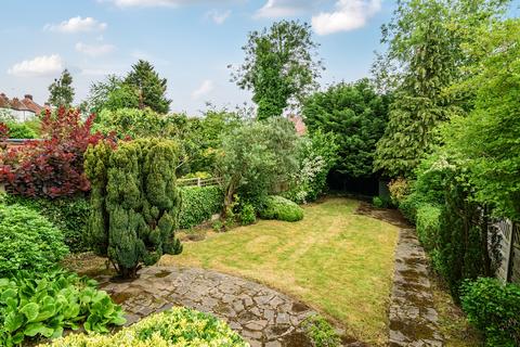 3 bed property, in Friars Avenue, £995,000