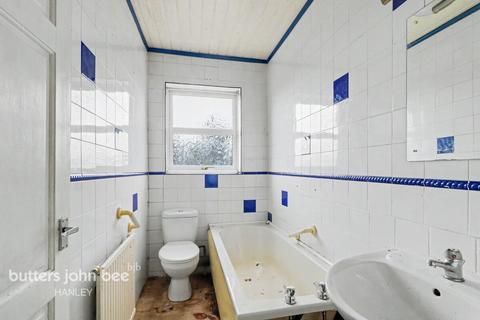 2 bed property, in Stoke-On-Trent ST4 7, £60,000