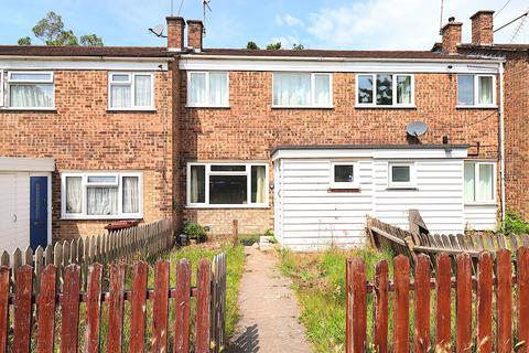 3 bed property, in Pinewood Park, £285,000