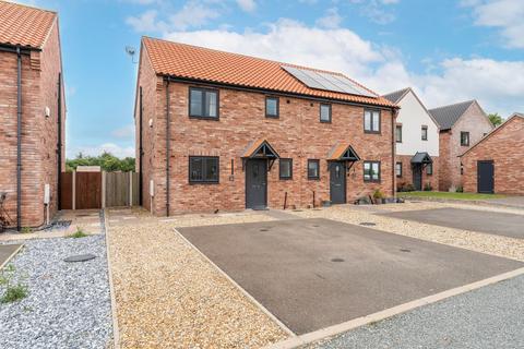 3 bed property, in Observer Close, £315,000