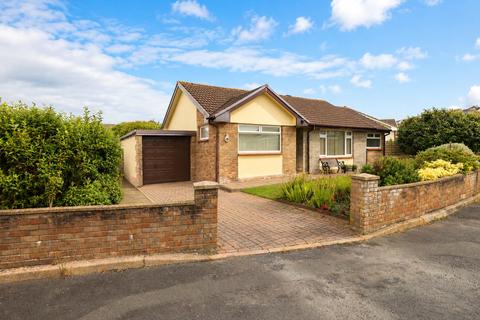 3 bed property, in The Links, £350,000