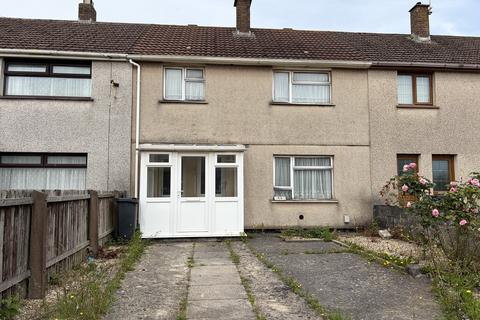 3 bed property, in Sunnybank Road, £130,000