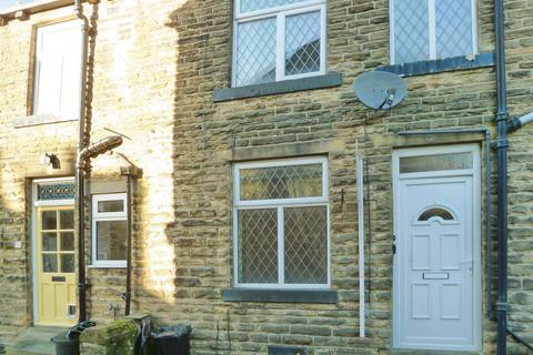 1 bed property, in East Parade, £150,000