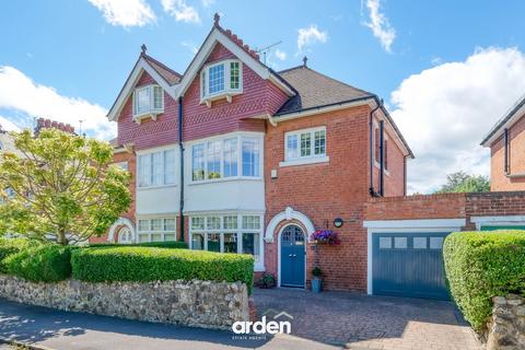 5 bed property, in Norman Road, £700,000