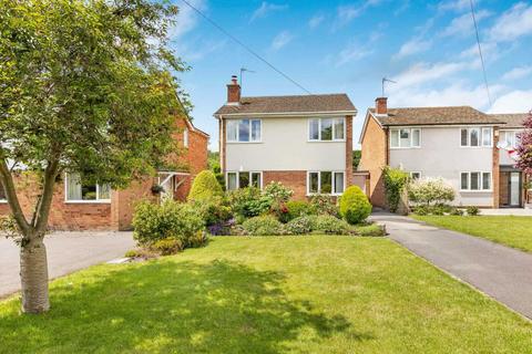 3 bed property, in Mulberry Drive, £525,000