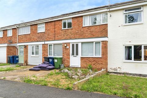 3 bed property, in Pelham Close, £300,000