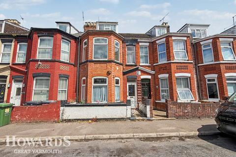 6 bed property, in Walpole Road, £170,000