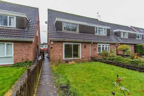 2 bed property, in Waun Fach, £150,000