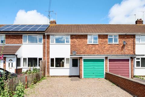 3 bed property, in Kingston Road, £240,000