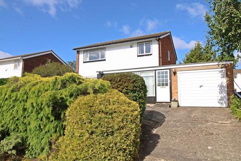 3 bed property, in Cameron Road, £695,000