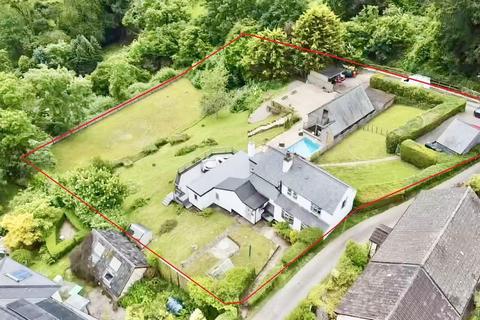 4 bed property, in Ross-On-Wye HR9, £625,000