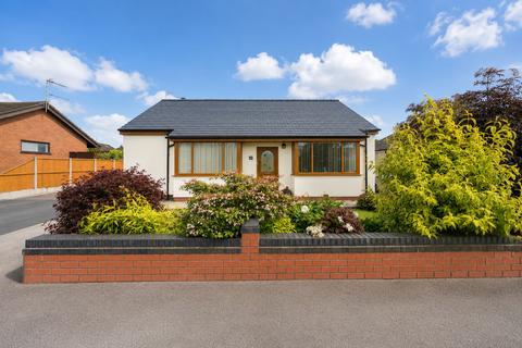 4 bed property, in Granville Avenue, £400,000