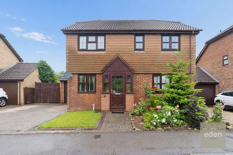 2 bed property, in Norman Road, £420,000
