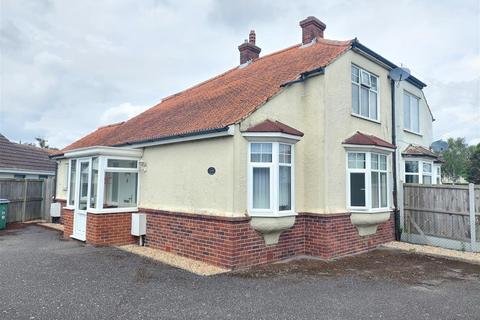 3 bed property, in Palmarsh Crescent, £285,000