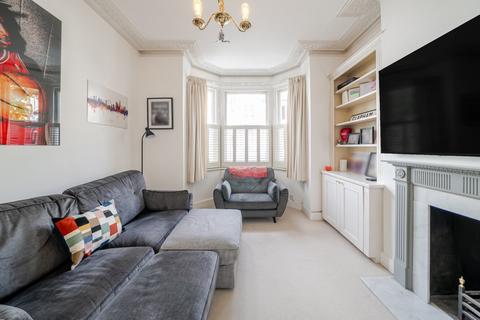 1 bed property, in Glycena Road, £525,000