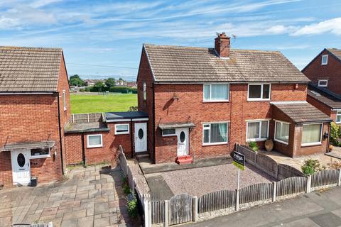 2 bed property, in Dalegarth Avenue, £125,000