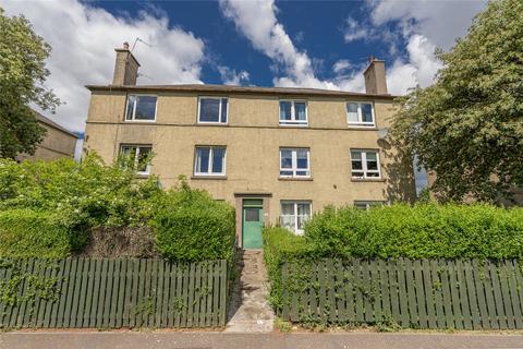 1 bed property, in Hutchison Avenue, £150,000