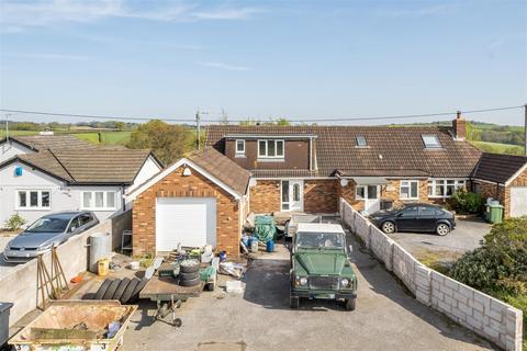 3 bed property, in Cheriton Bishop, £320,000