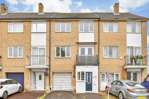 4 bed property, in Great Knightleys, £280,000