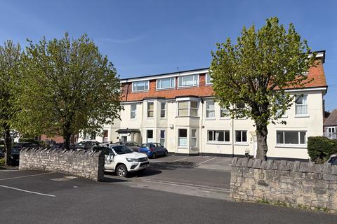2 bed property, in Burlington Road, £199,950