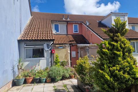 1 bed property, in Westbourne Court, £125,000