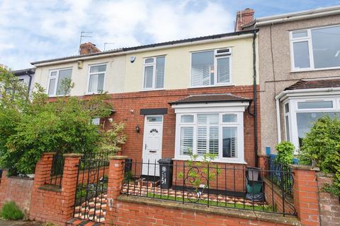 3 bed property, in Enfield Road, £375,000