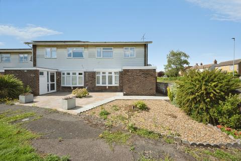 3 bed property, in Royle Gardens, £300,000