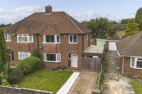 3 bed property, in Gibson Road, £500,000