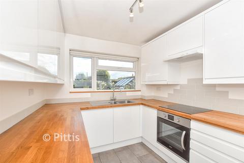 2 bed property, in Redlake Road, £280,000