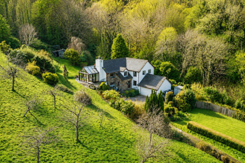 4 bed property, in Bigbury, £850,000