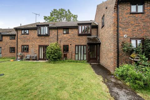1 bed property, in Liphook with scope to put your own stamp on this property, £160,000