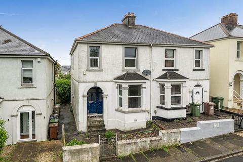 3 bed property, in Meavy Avenue, £220,000