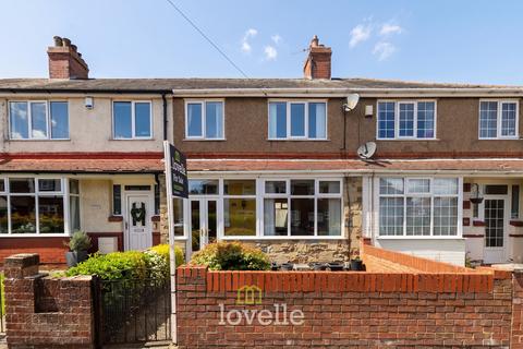 3 bed property, in Curry Road, £125,000