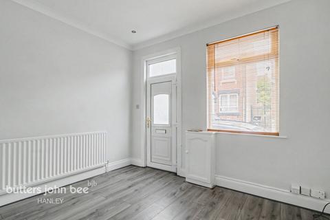 2 bed property, in Stoke-On-Trent ST1 6, £81,000
