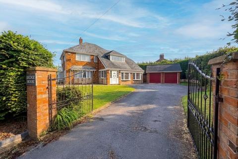 5 bed property, in Station Road, £750,000