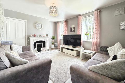 3 bed property, in Ponsford Road, £340,000