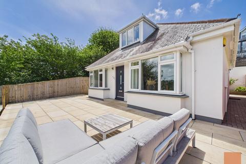 4 bed property, in Lower Hillcrest, £550,000