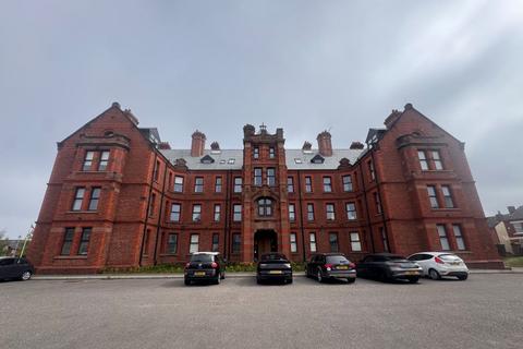 2 bed property, in Flat 10 Gibson House, £70,000