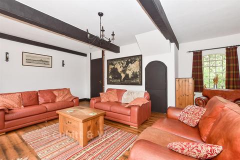4 bed property, in Edenbridge Road, £1,100,000