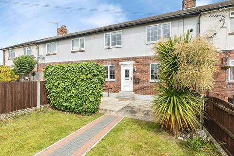 3 bed property, in Highfield Villas, £200,000