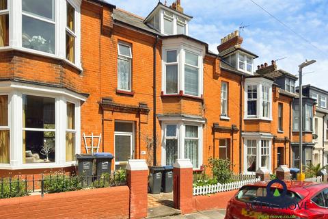 5 bed property, in Albert Road, £425,000