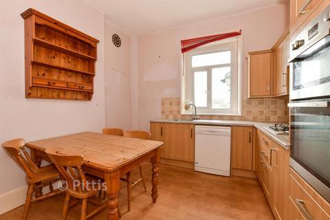 3 bed property, in High Street, £110,000