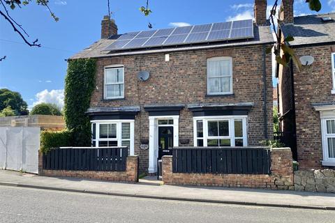 3 bed property, in Sussex Street, £390,000