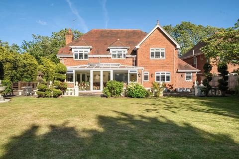 5 bed property, in Robin Hood Way, £1,400,000