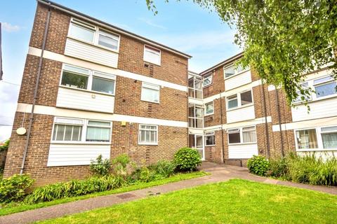 2 bed property, in 89 Pine Lodge, £30,000