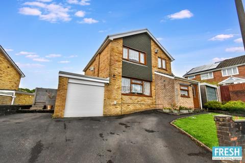 4 bed property, in Rhodfa Fadog, £339,950