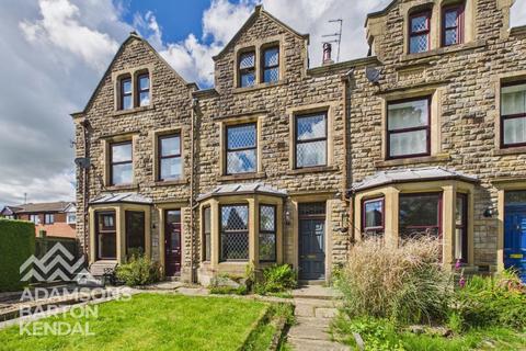 4 bed property, in Glen Royd, £300,000