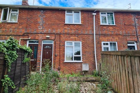 2 bed property, in South Street, £195,000