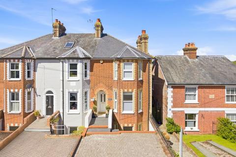 4 bed property, in Hastings Road, £540,000