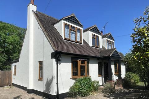 3 bed property, in Creephedge Lane, £885,000